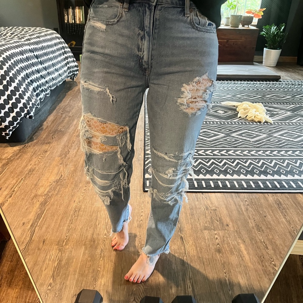 American eagle mom straight Jean size 4